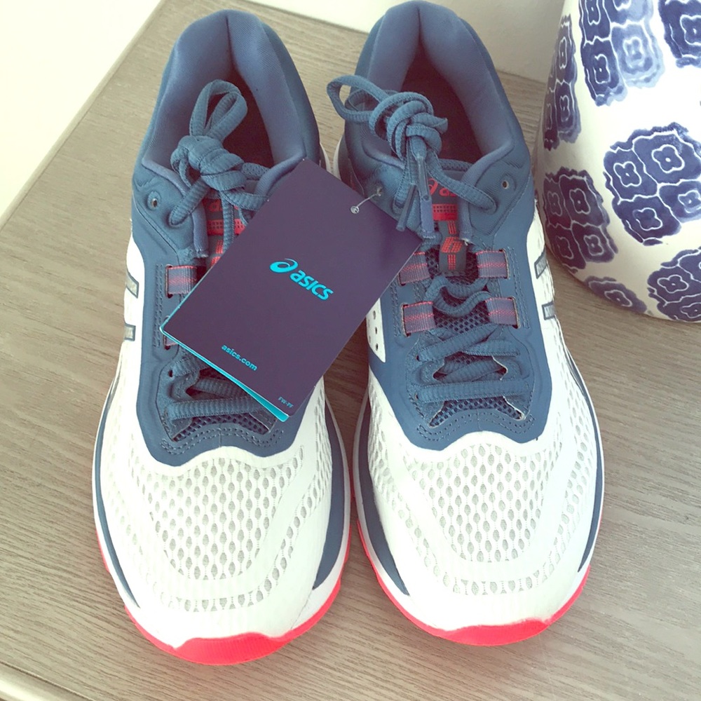 Asics GT 2000